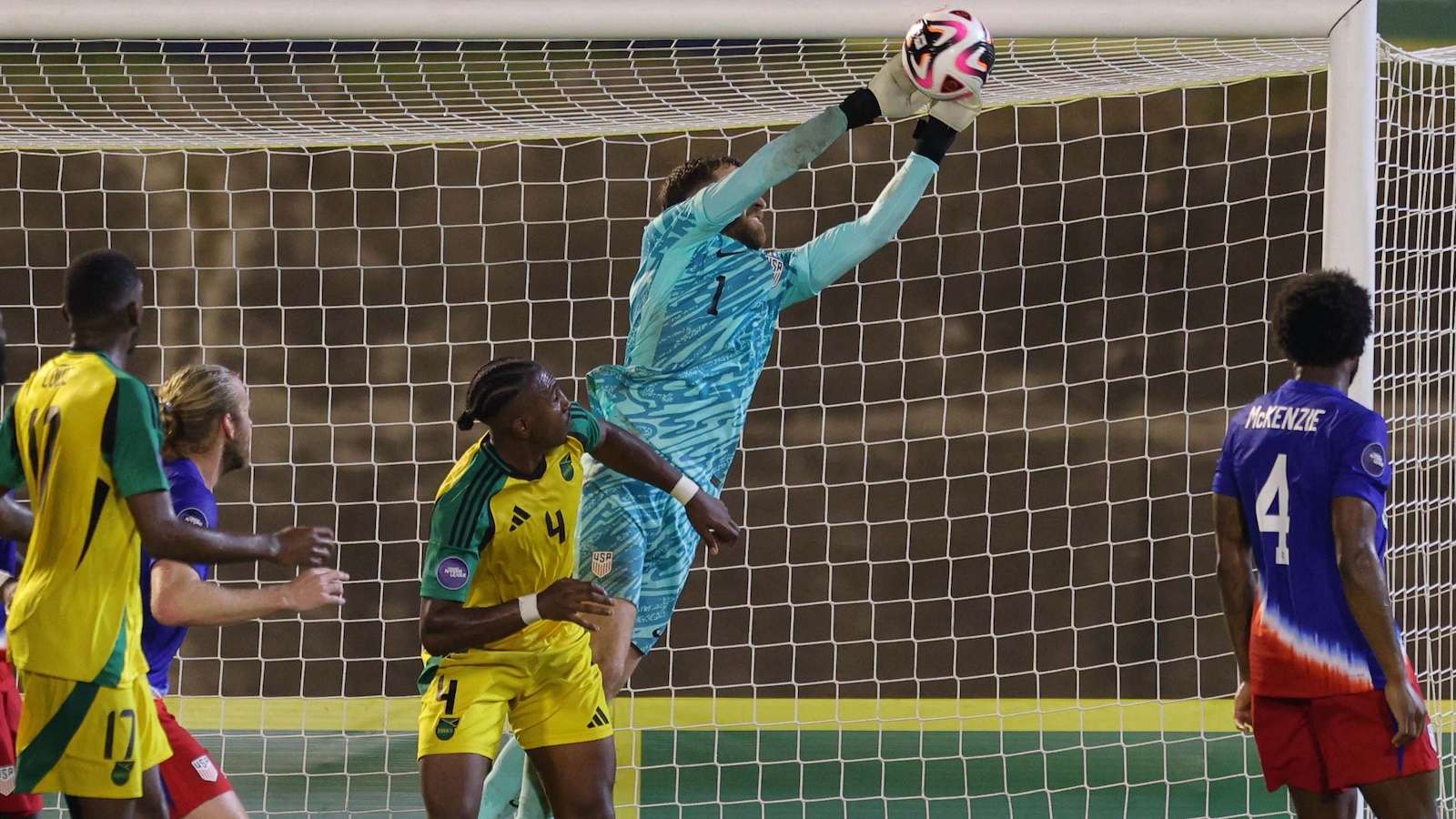 足球环境的 足球环境的